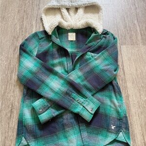 American Eagle Outfitters Green Plaid Button Down Shirt